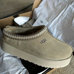 Ugg Tazz Mustard Seed Women’s 9 NIB